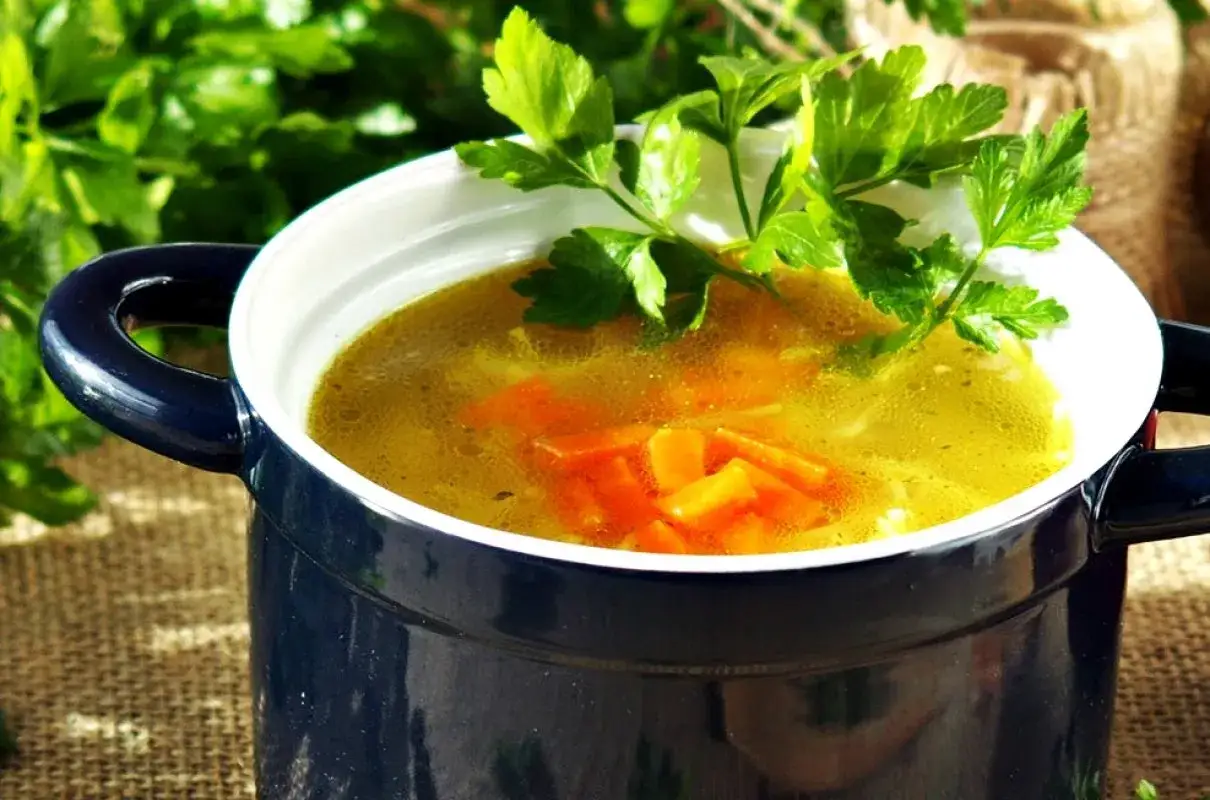 Zdjęcie Idealny przepis na rosół wołowo drobiowy, który zachwyci każdego smakosza