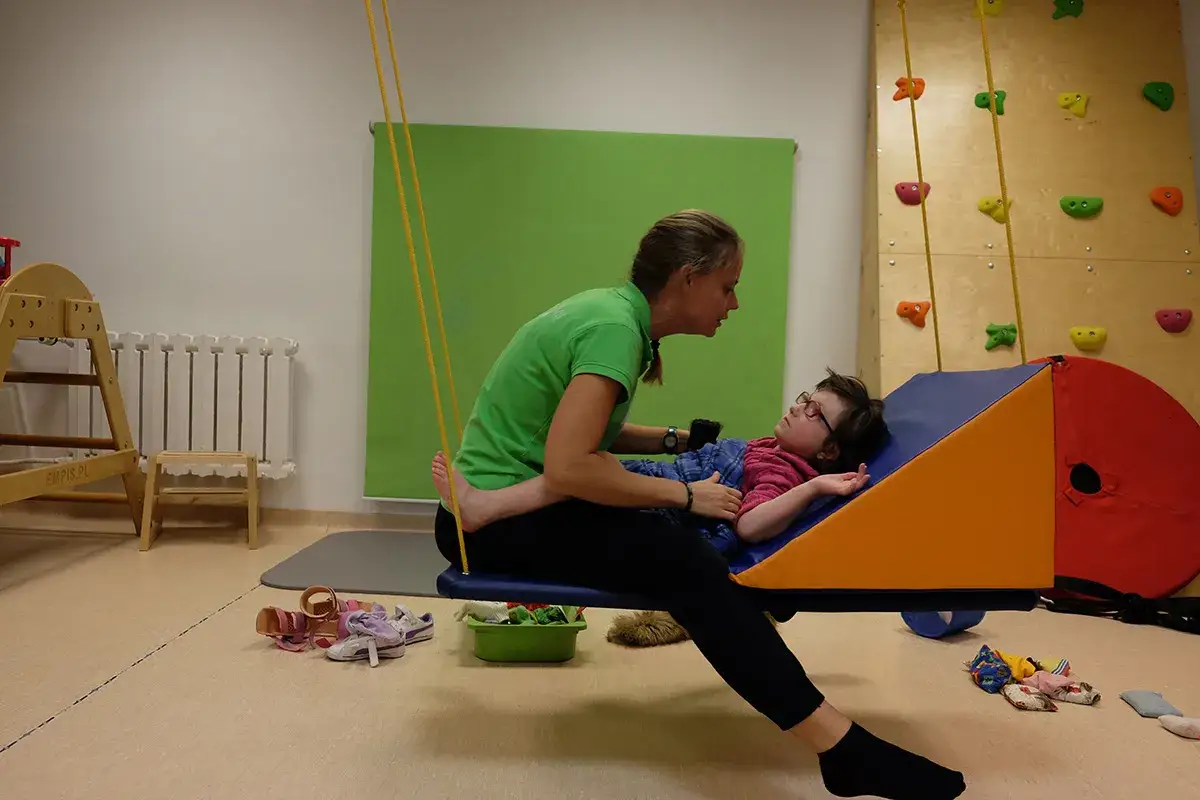 Zdjęcie Terapia sensoryczna – jak pomaga dzieciom z zaburzeniami i jakie są jej korzyści