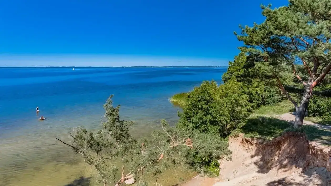 Zdjęcie Gdzie leży jezioro Śniardwy? Odkryj jego lokalizację i atrakcje