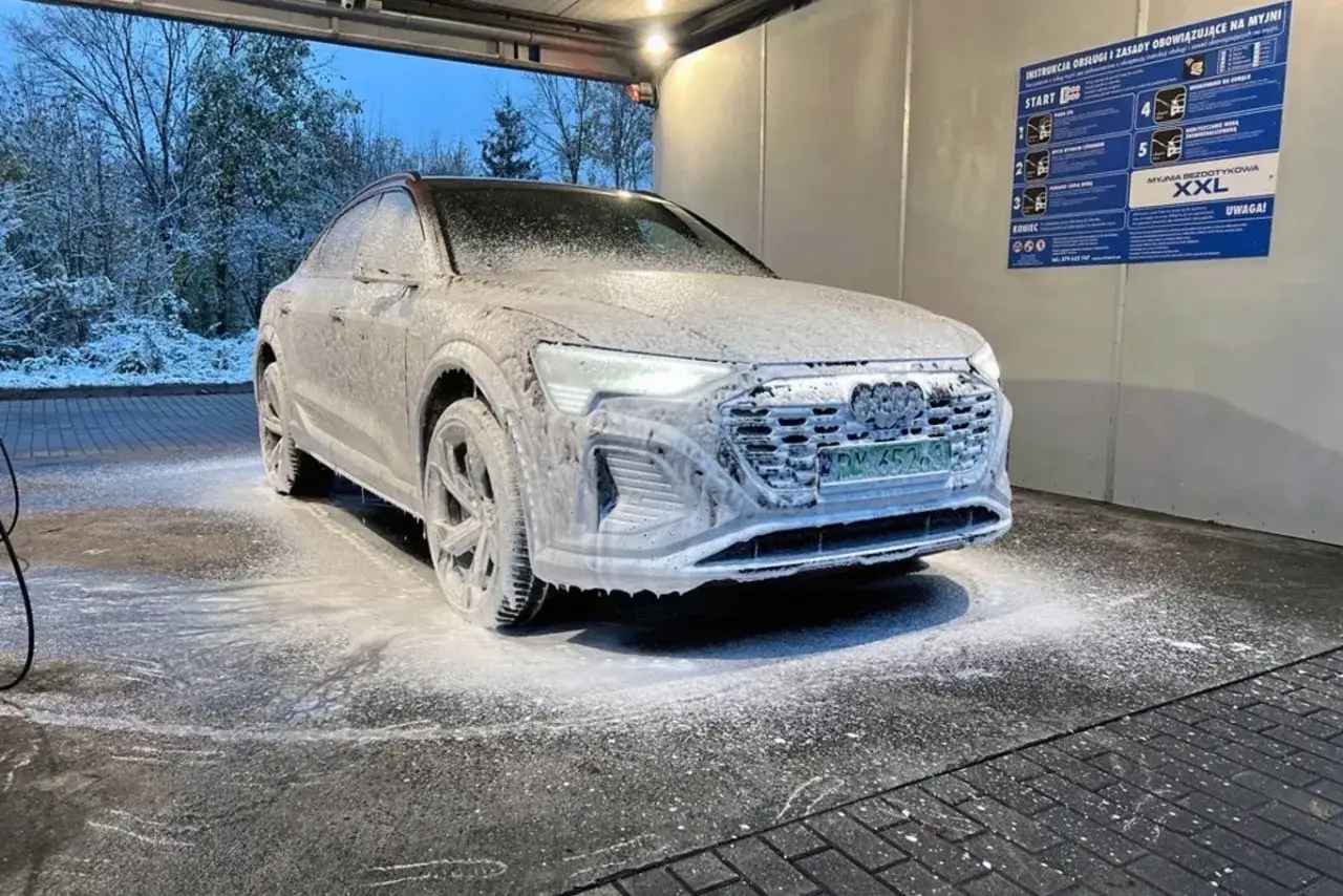 Myjnia bezdotykowa: Perfekcyjne mycie auta uniknij tych błędów!