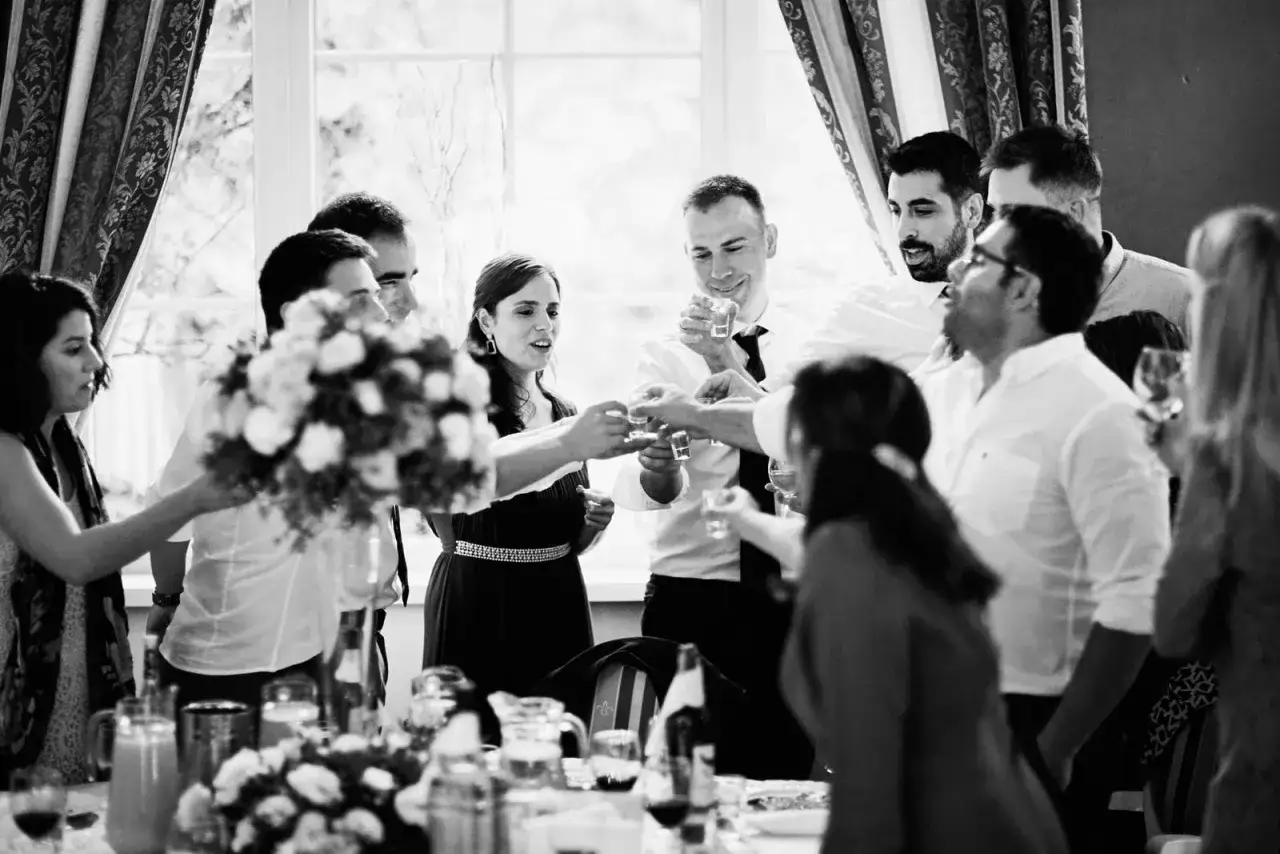 Ile kosztuje fotograf na studniówkę? Sprawdź, by uniknąć wysokich cen