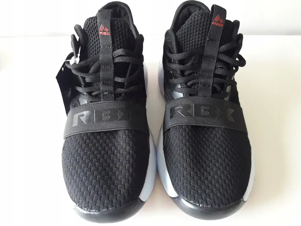 RB Buty - co to za firma? Poznaj ich unikalne obuwie i wartości