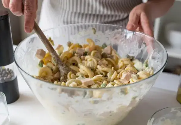 Pyszna sałatka z mix sałat: prosty przepis, który zachwyci twoich gości