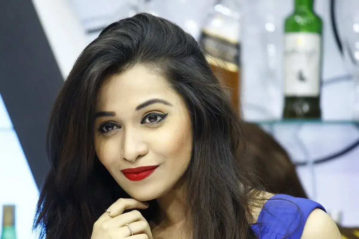 Makijaż na cały dzień: Odkryj sekrety trwałości krok po kroku