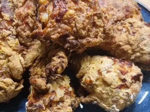 Kurczaki jak w KFC: Przepis na idealnie chrupiącego kurczaka w domu