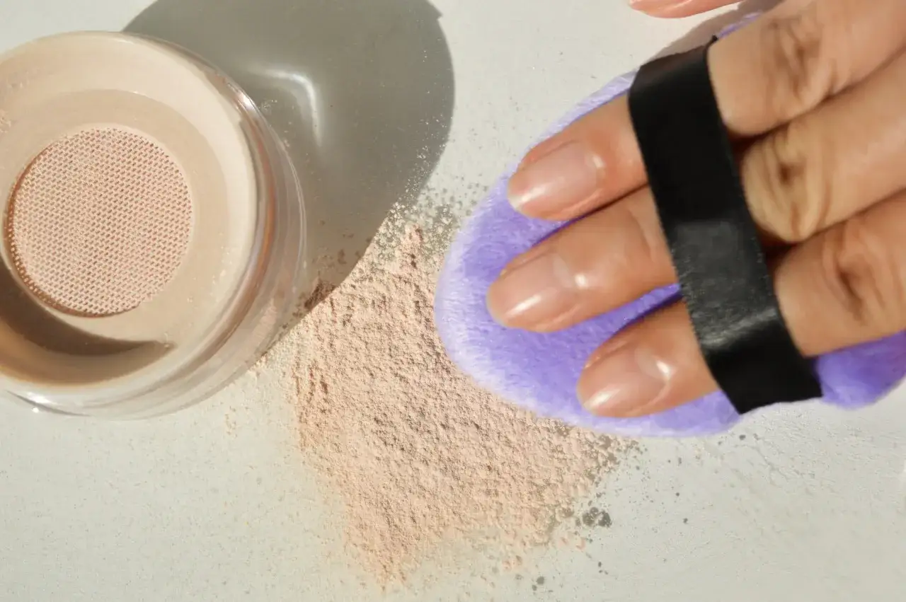 Paese Illuminating Covering Powder: Krycie + Blask. Czy warto?