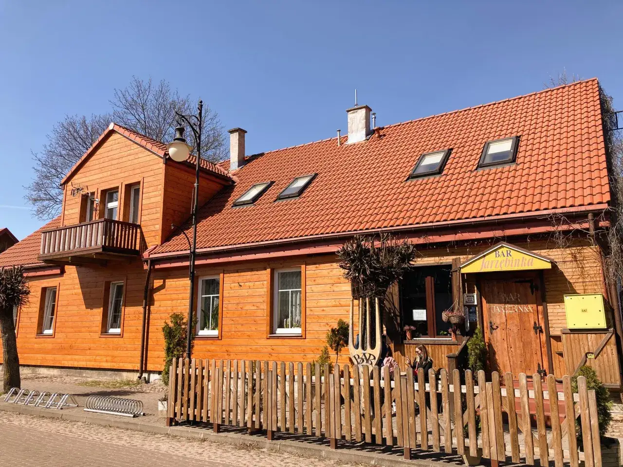 Supraśl: Gdzie zjeść? Autentyczne smaki Podlasia i ceny!