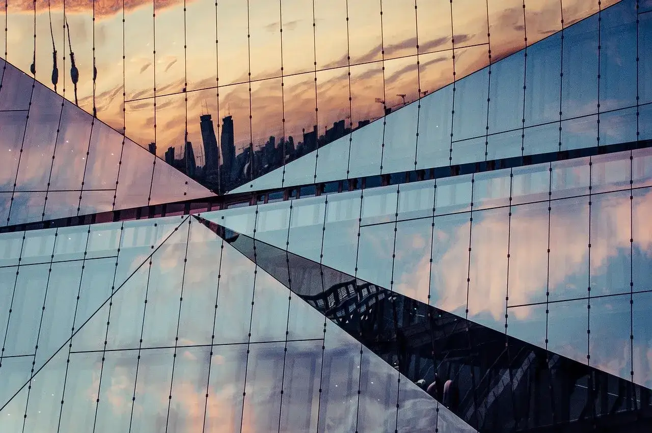 Photoshop: odbicie lustrzane krok po kroku. Stwórz realistyczny efekt!