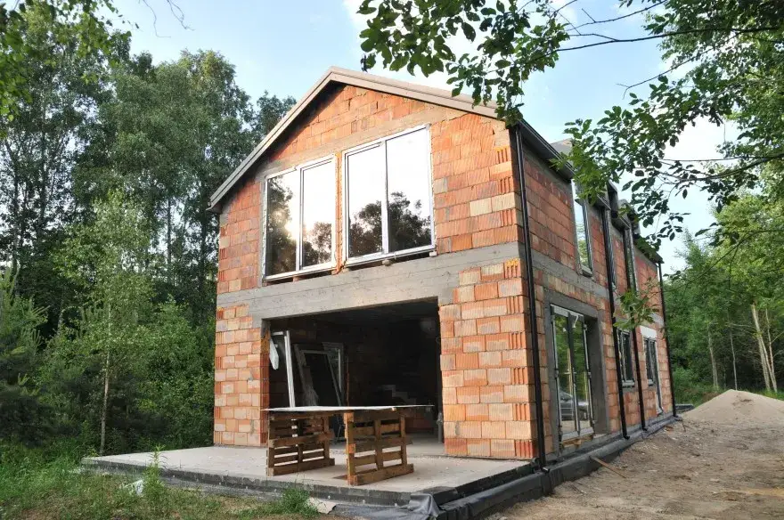 Co można wybudować na działce rolnej? Sprawdź, co jest dozwolone