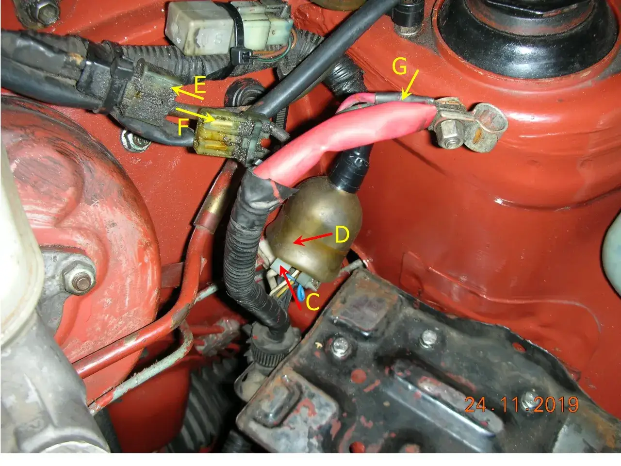 Napięcie ładowania alternatora: Jak zmierzyć i co oznaczają wyniki?