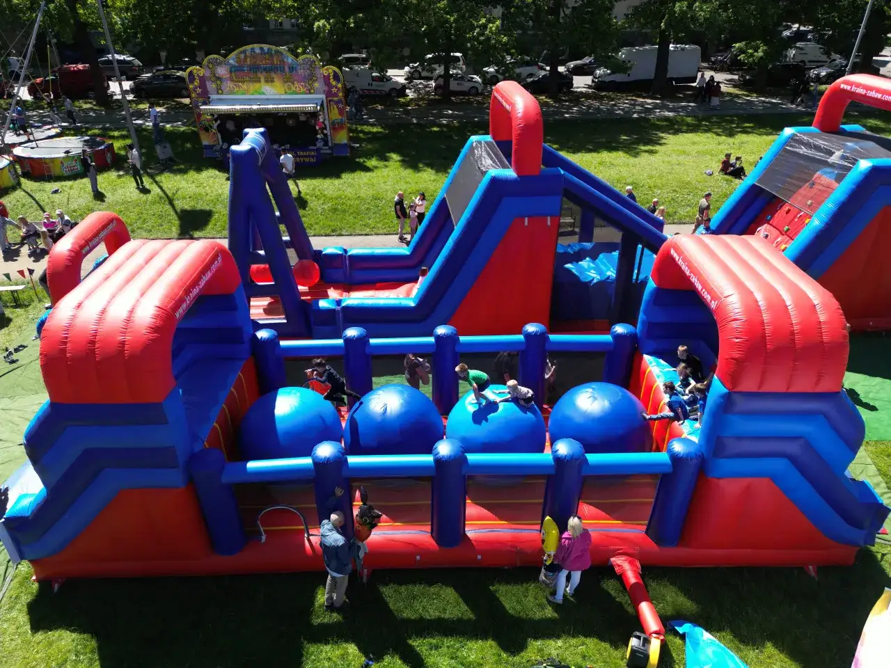 Co znajdziemy na placu zabaw? Przewodnik po atrakcjach i bezpieczeństwie