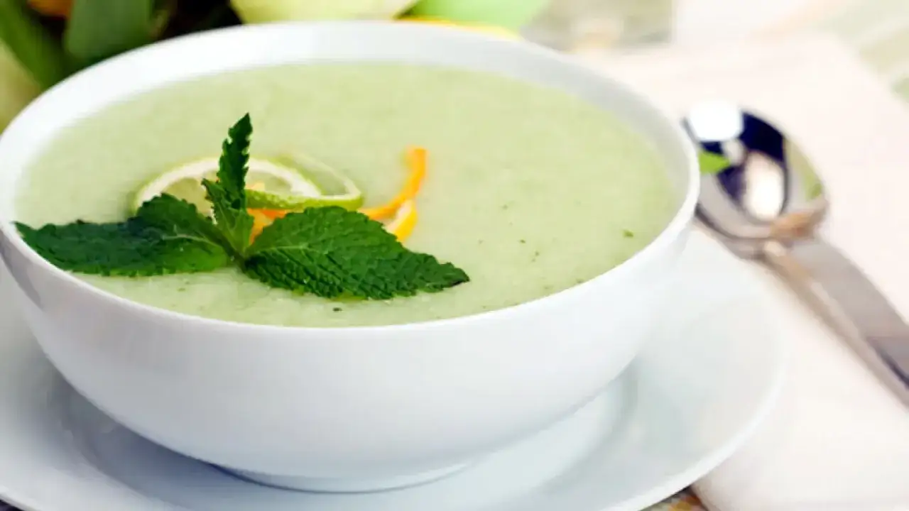 Prepara la sopa de melón con yogur perfecta: trucos de chef