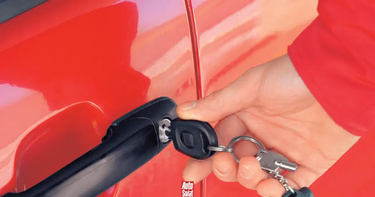 Ile kosztuje montaż centralnego zamka? Sprawdź ceny 2025