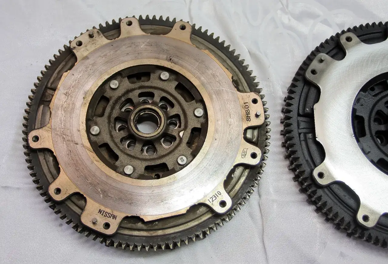 Objawy uszkodzonej dwumasy w dieslu – jak rozpoznać i uniknąć kosztownych napraw