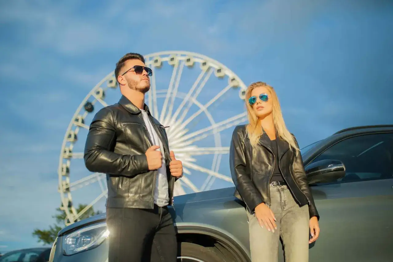 Jak kurtka do szerokich spodni może odmienić Twój styl?