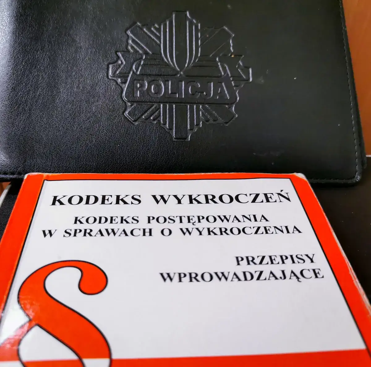 Postępowanie o wykroczenia: Policja, mandat, sąd Twój przewodnik