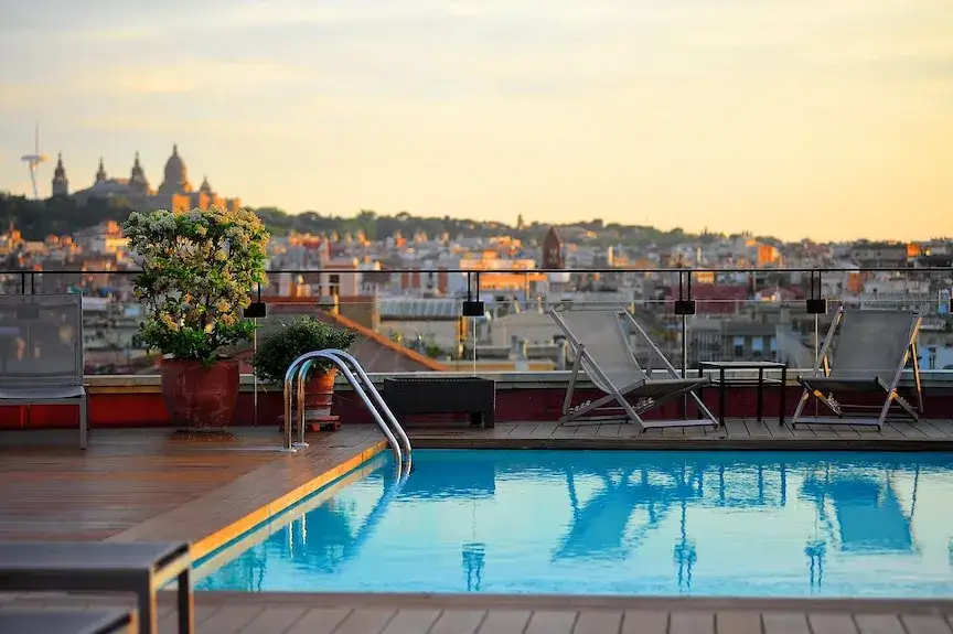 Hotel 1898 Barcelona: ¿Tu escapada de lujo con vistas 360º?