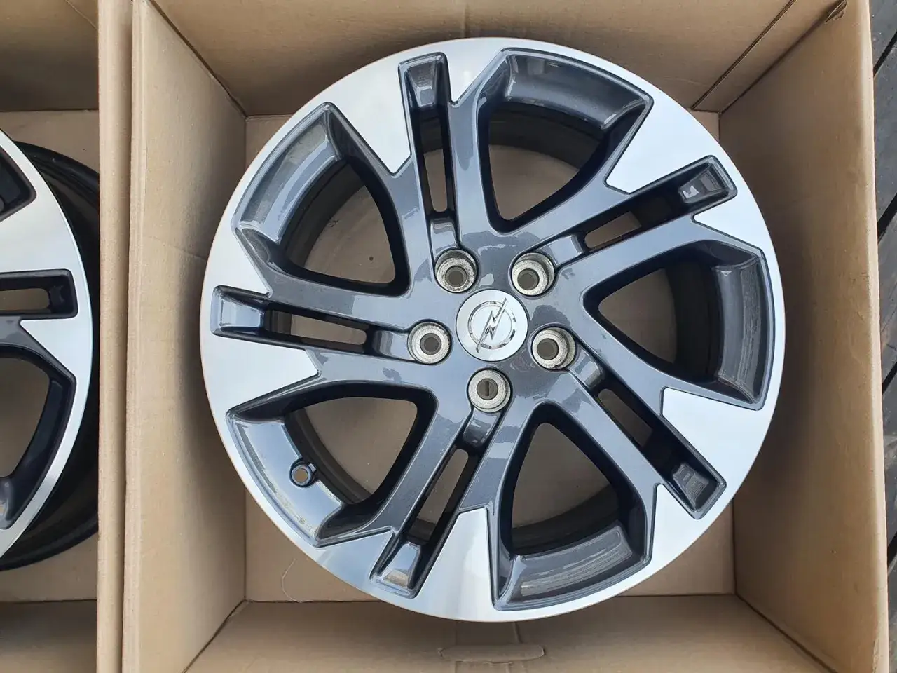 Jakie felgi do Opla Zafira A wybrać, aby uniknąć błędów i cieszyć się komfortem jazdy?