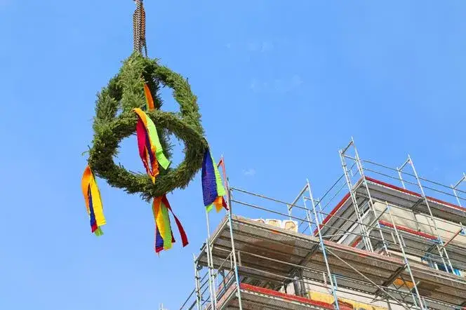 Jak zrobić wianek wiecha na dach - tradycyjne sposoby i porady