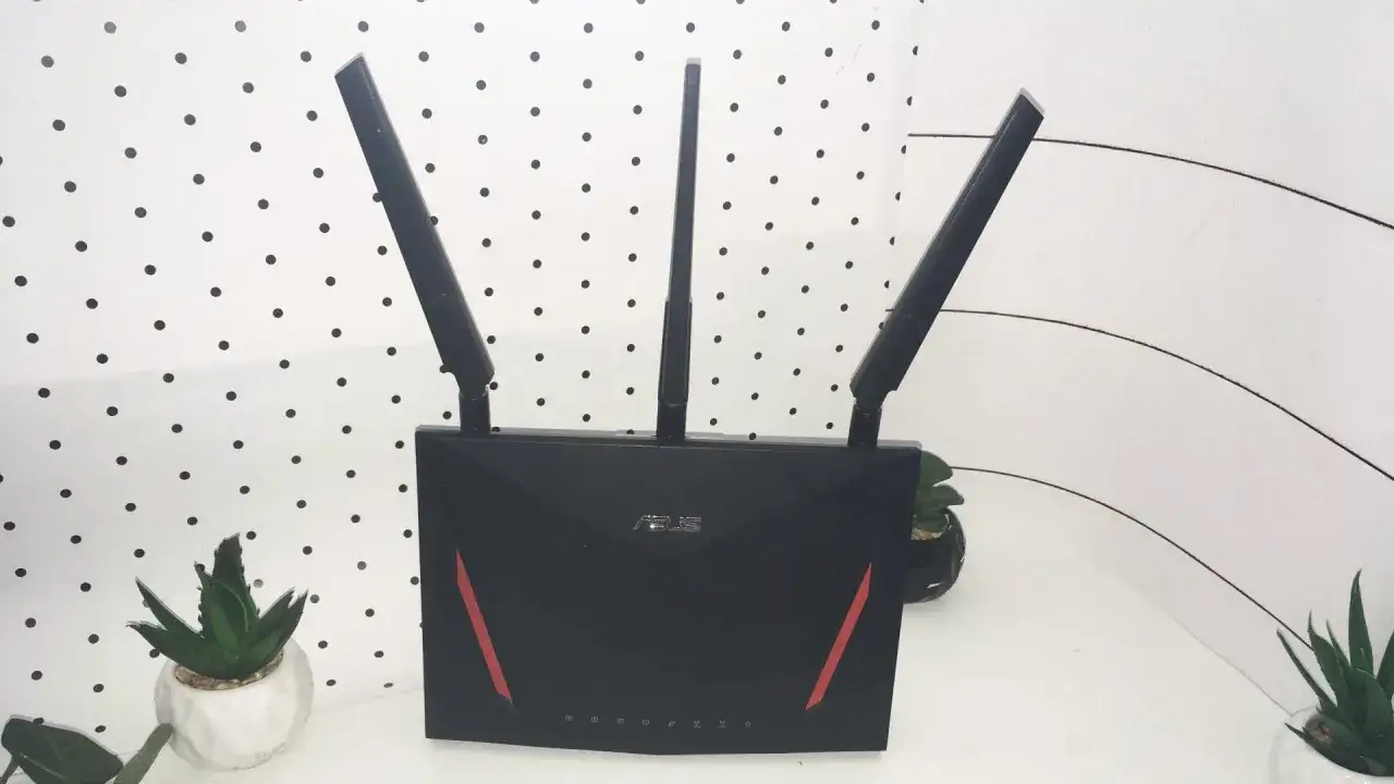 Jak ustawić 4 anteny w routerze, aby poprawić zasięg i sygnał