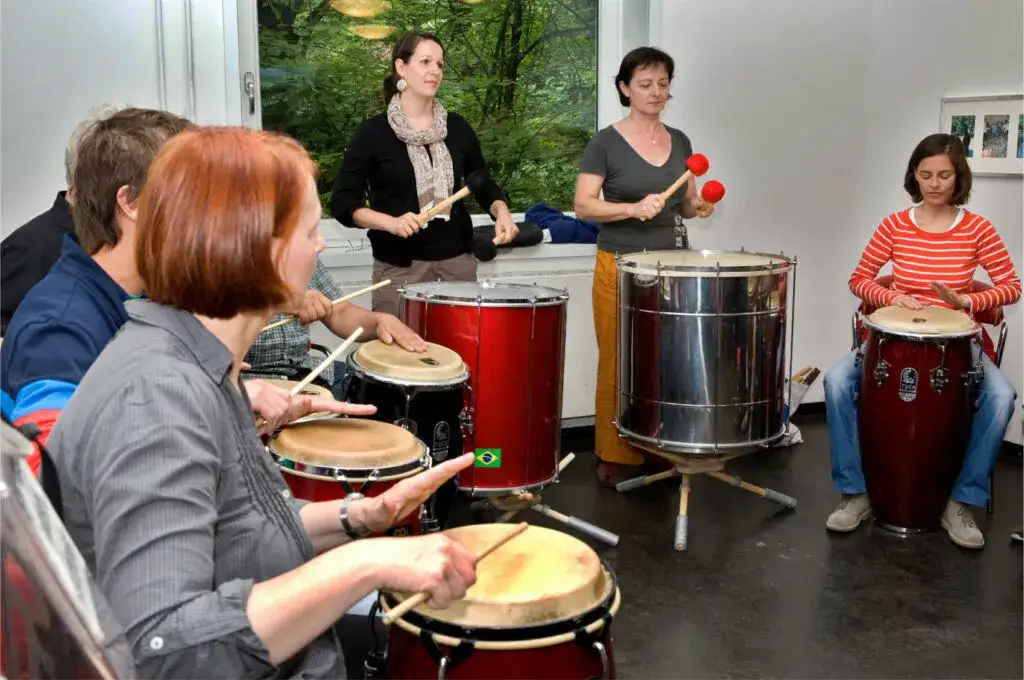 Trommeln lernen in der Nähe: Finde die besten Kurse für Anfänger