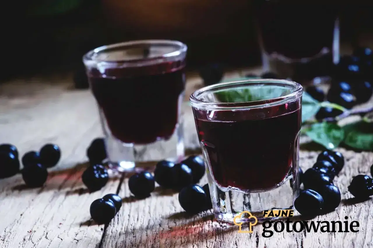 Nalewka z jagód: Prosty przepis, sekrety smaku i porady eksperta