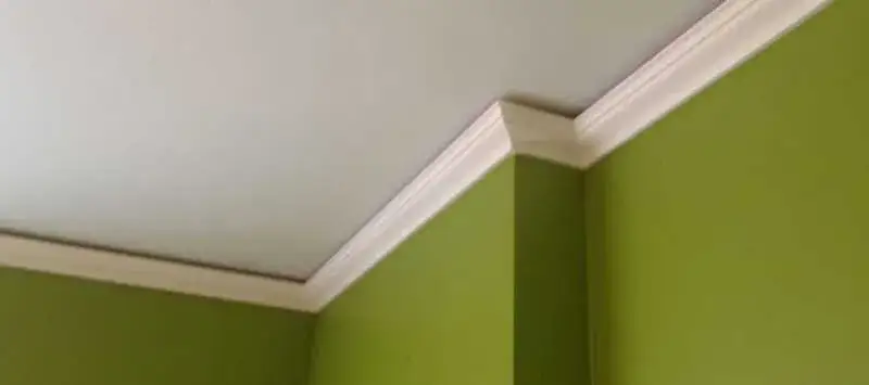 Jak docinać listwy styropianowe - uniknij najczęstszych błędów