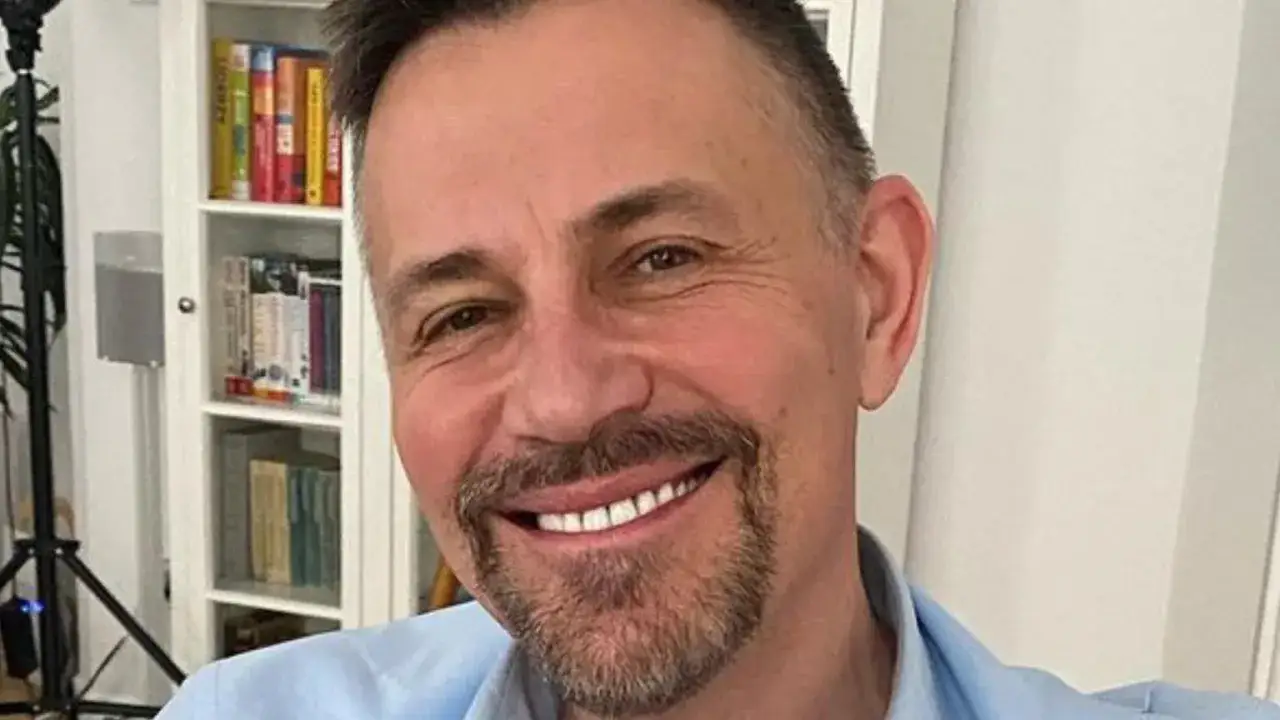 Recenzja "Coraz młodszy" Ibisza: Sekret młodości czy marketing?