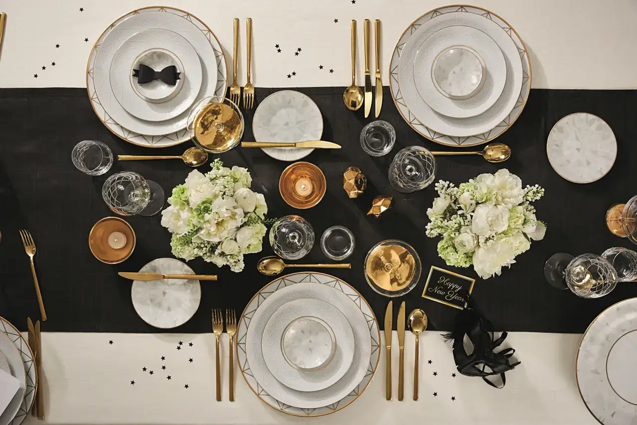 Jak udekorować stół na sylwestra, by zaskoczyć gości i stworzyć magię