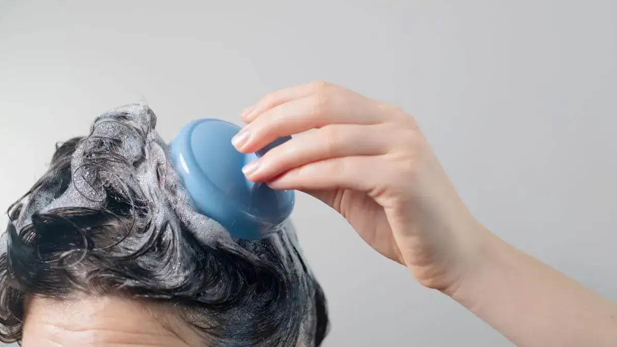 Najskuteczniejszy szampon nawilżający skórę głowy: jak wybrać idealny produkt