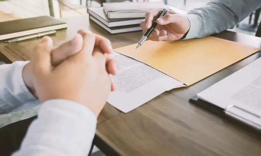 Odrzucenie spadku przez małoletniego u notariusza - jakie dokumenty są potrzebne?