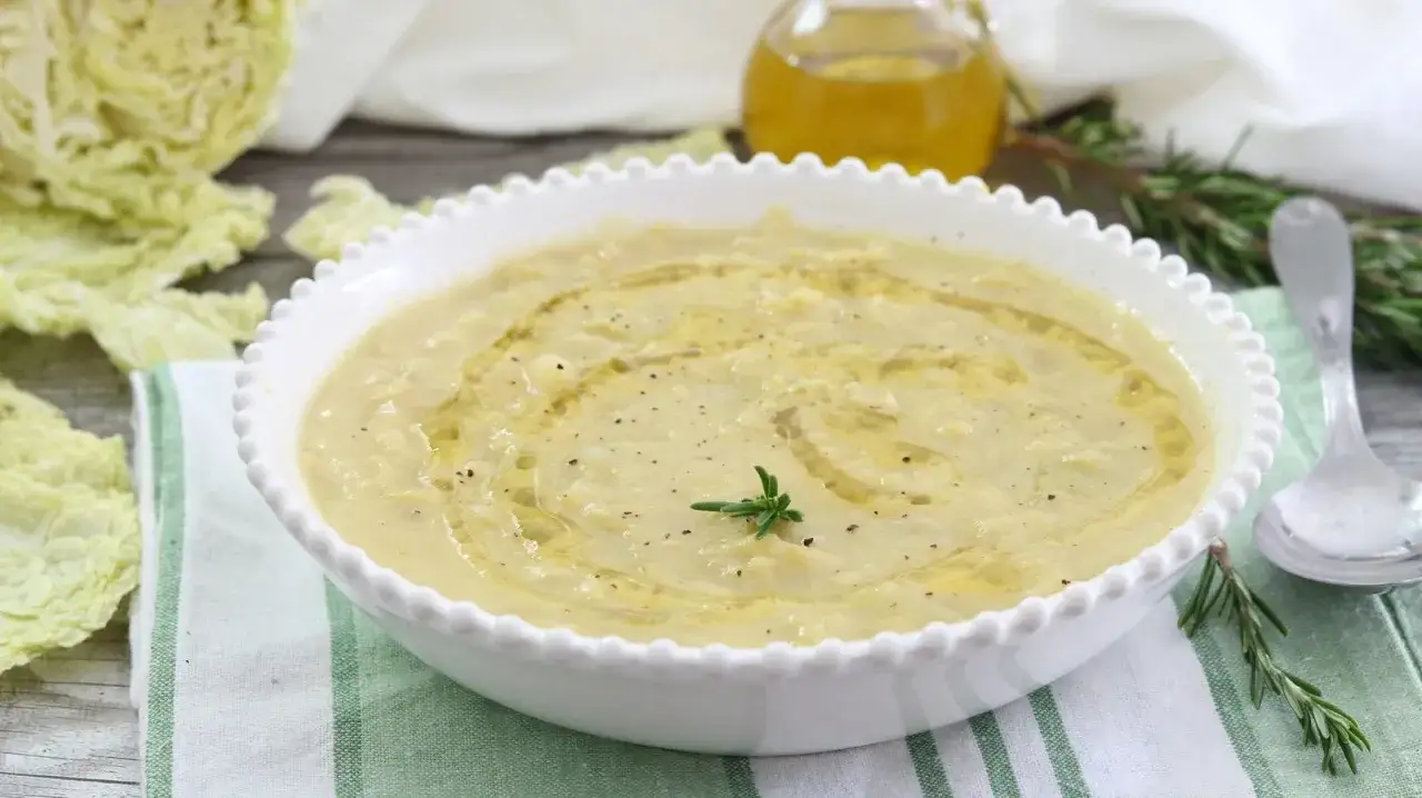 Minestra di Verza: Ricetta Classica, Segreti e Varianti Gustose