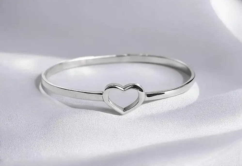 Tiffany & Co. bransoletka z serduszkiem – idealny prezent na każdą okazję