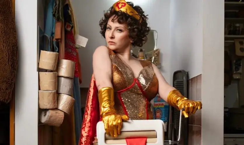 Atrakcyjna wdowa w Teatrze Komedia – poznaj obsadę i fabułę spektaklu