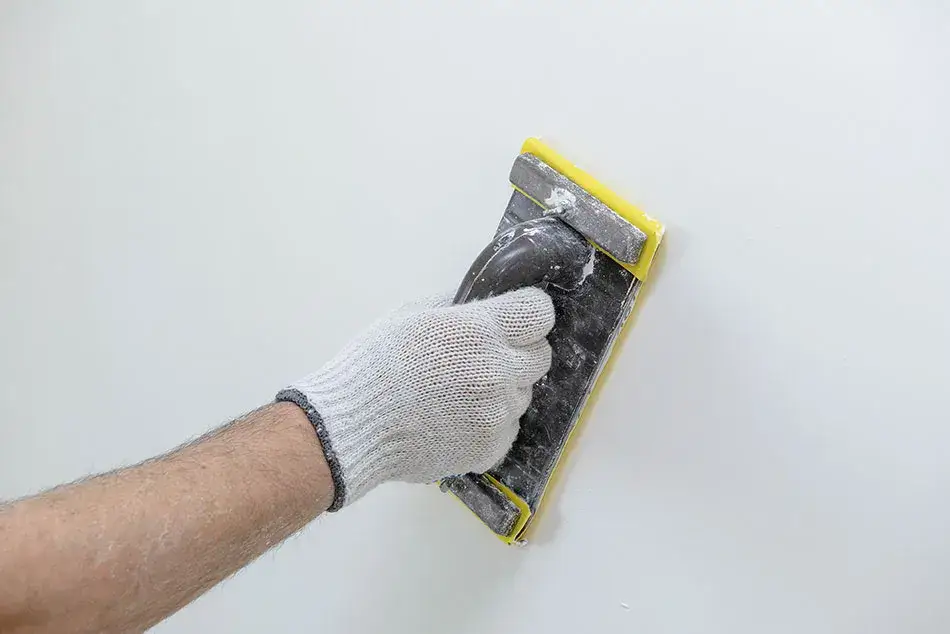 Czy kłaść gładź na tynk maszynowy? Oto co musisz wiedzieć