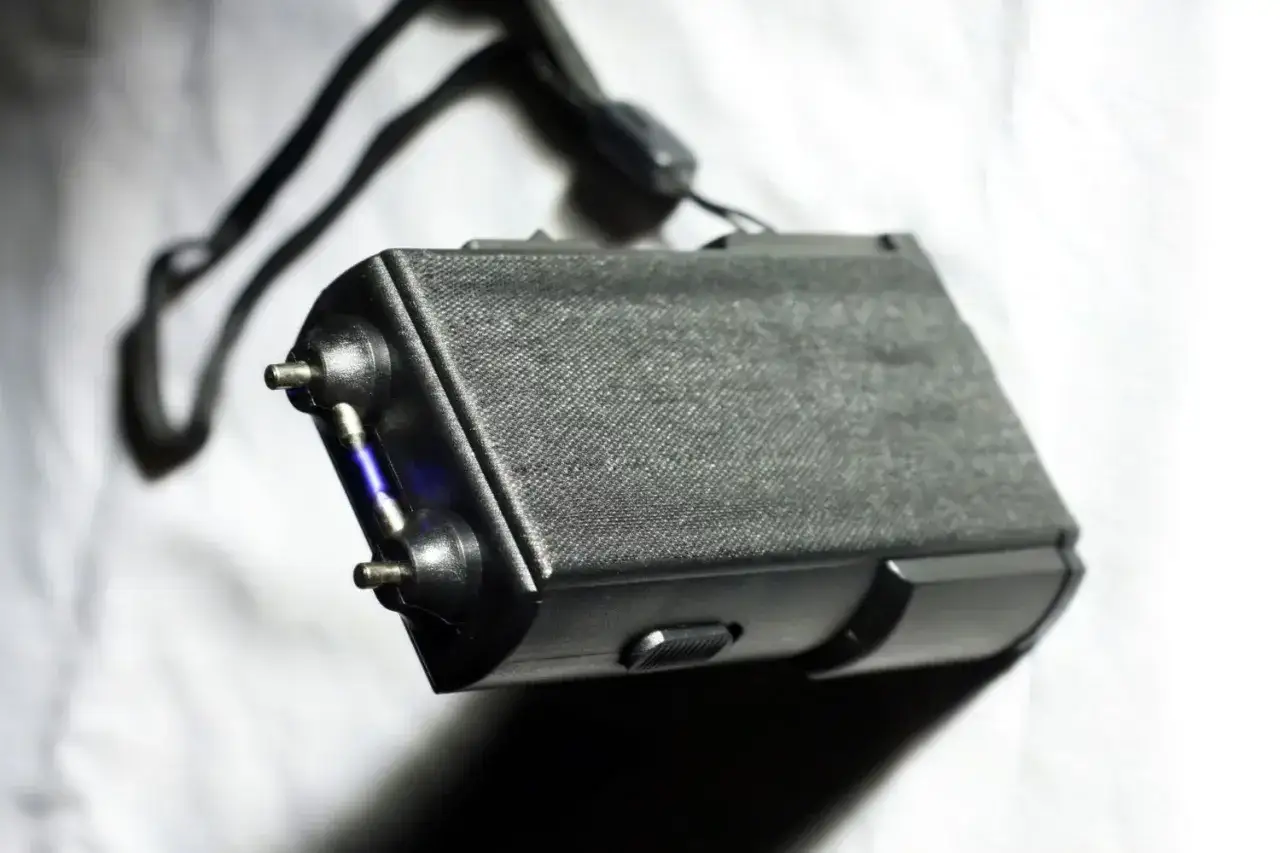 Czy paralizator jest legalny? Poznaj ważne przepisy i ograniczenia