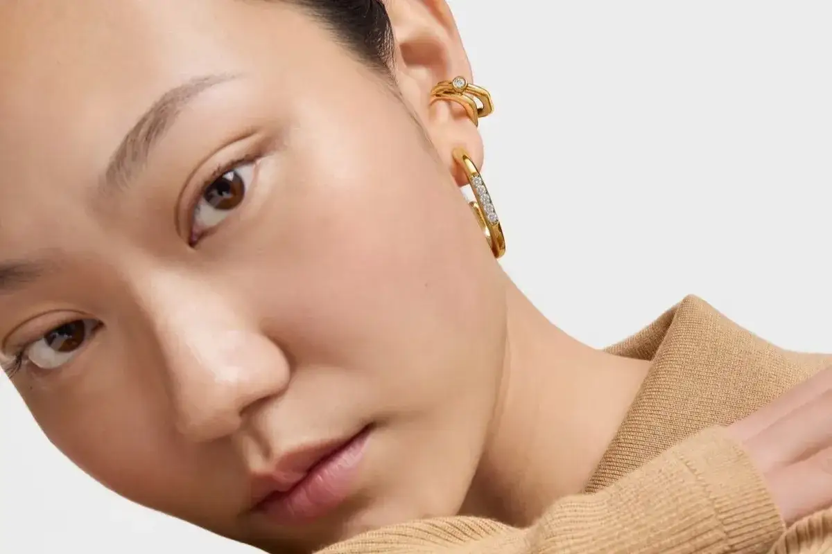 Czy pozłacana biżuteria czernieje? Oto powody i jak temu zapobiec