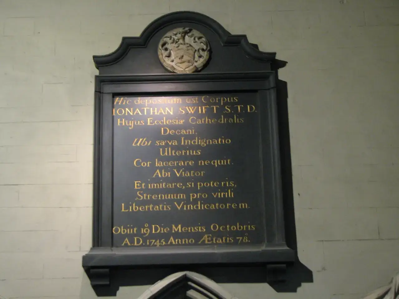 Epitafium na pomnik: Wybierz idealne słowa, uniknij błędów