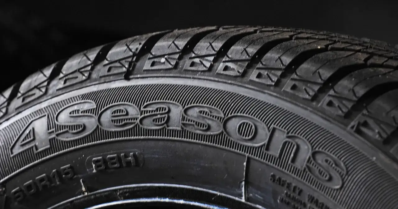 Opony całoroczne: Ceny, montaż i realne oszczędności czy warto?