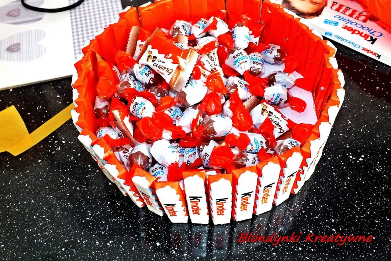 Jak zrobić torcik Kinder? Przepis na jadalny i prezentowy!