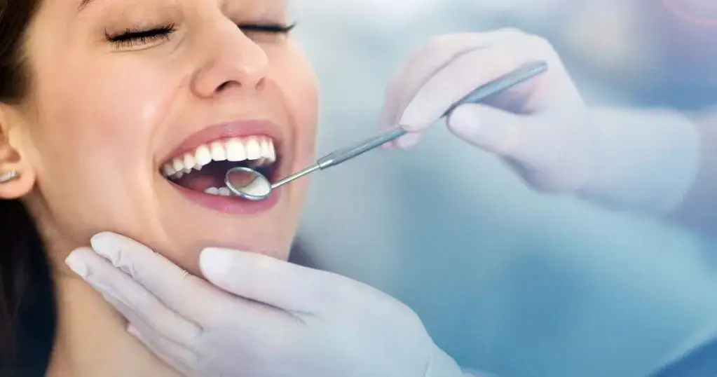 Dlaczego martwy ząb boli? Odkryj przyczyny i rozwiązania bólu