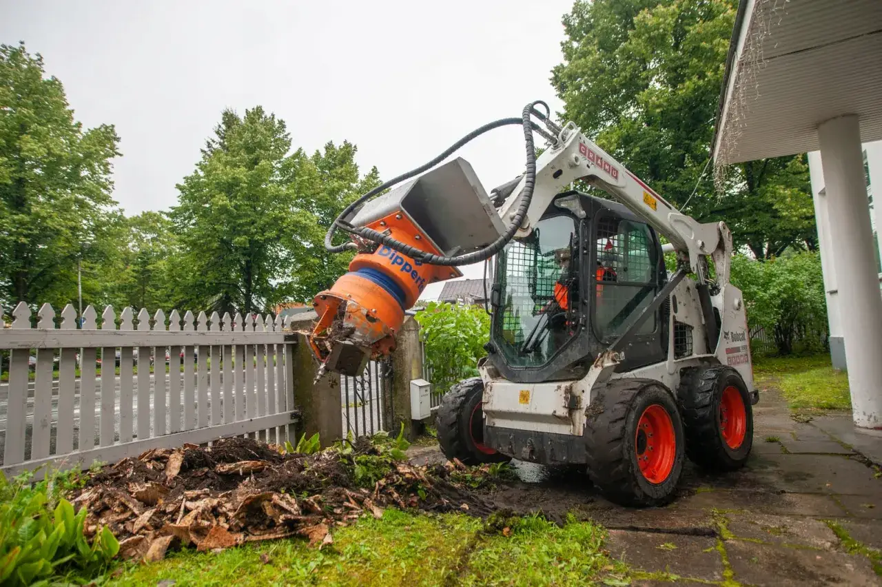 Frezarka do pni: usuń pień szybko i tanio. Jak wybrać i ile kosztuje?
