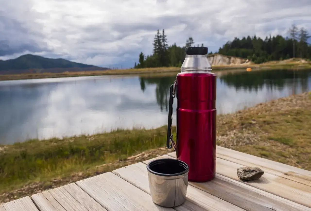 Wybierz idealny termos w góry: Ranking i porady eksperta