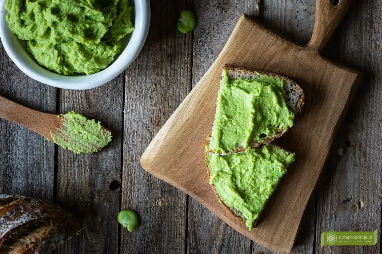 Ugotowany bób: 15+ przepisów na sałatki, pasty i obiady