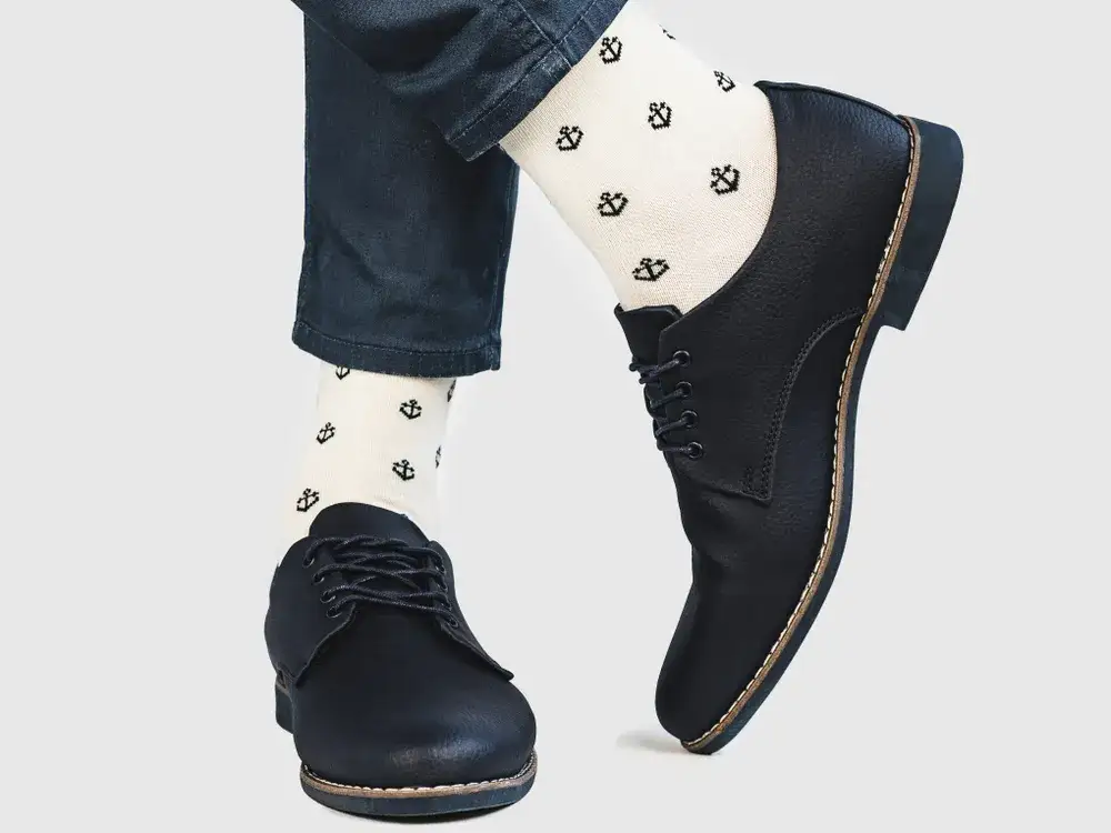 Jakie skarpetki do czarnych butów? Oto błędy, których unikaj!