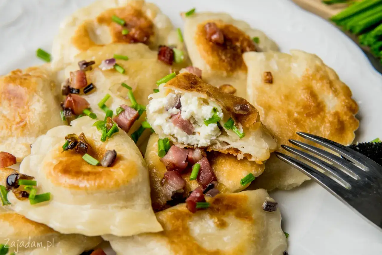 Pierogi z bryndzą: Przepis na idealne, bez błędów. Smak Podhala!