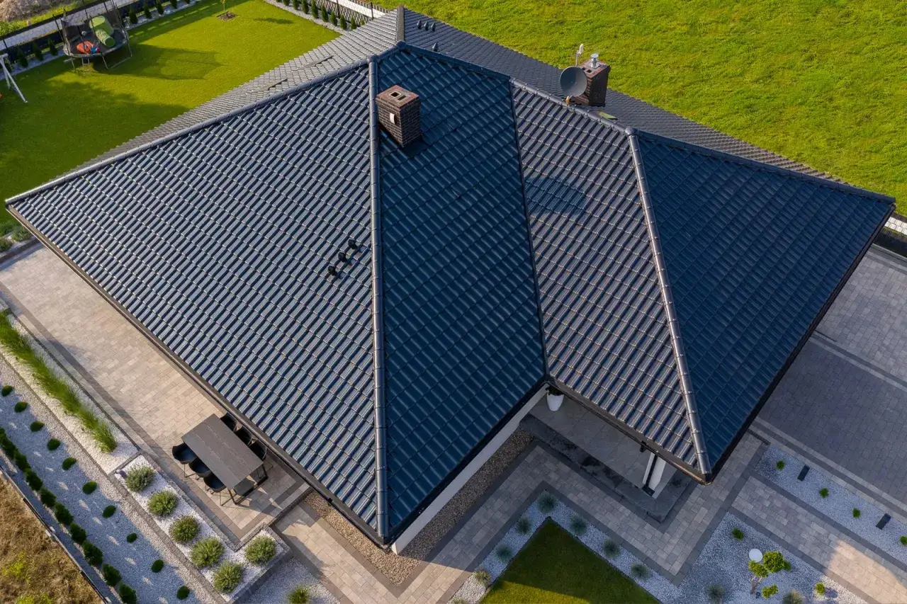 Jak układać dachówkę - uniknij najczęstszych błędów i uzyskaj trwałość