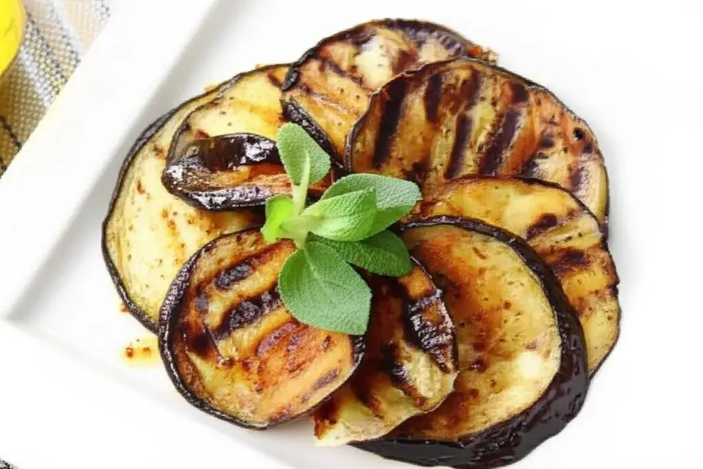 Grillowany bakłażan: przepis bez goryczki i z najlepszym smakiem