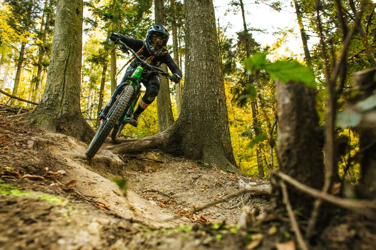 Gdzie mieszka Enduro Opa? Odkryj tajemnice jego lokalizacji w Polsce