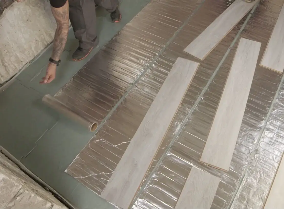 Jak położyć matę grzewczą pod panele bez błędów i problemów